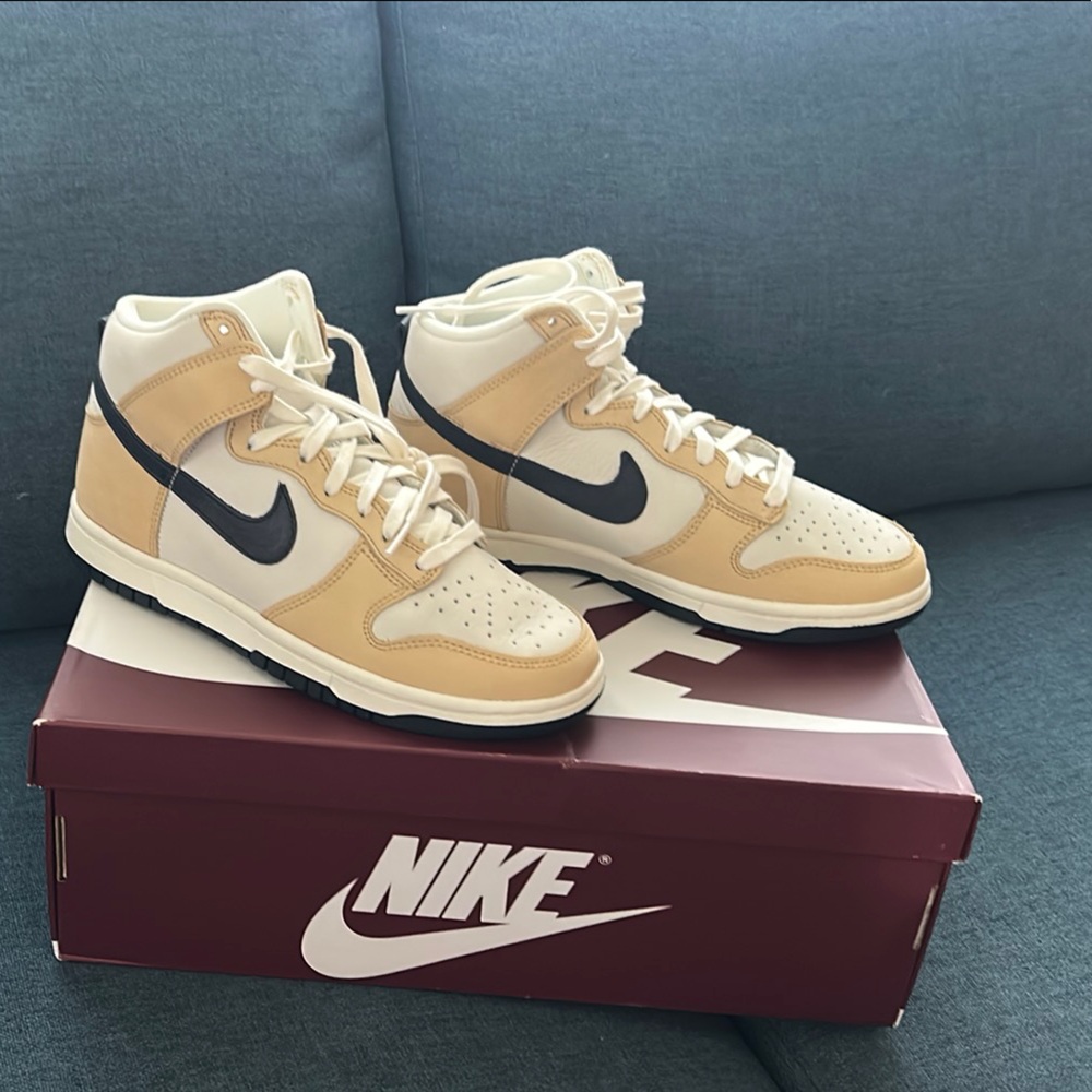 Nike Dunk High PRM in Sail and Obsidian